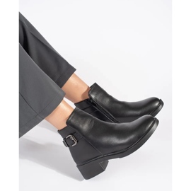 Botines de mujer negros de tacón bajo y hebilla decorativa 1