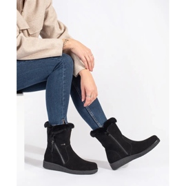 Botas de mujer aisladas de piel negra con pelo de Sergio Leone negro 1 Botas de mujer aisladas de piel negra con pelo de Sergio Leone negro 1