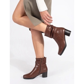 Botines de mujer de piel marrón con parte superior con volantes de Sergio Leone 1