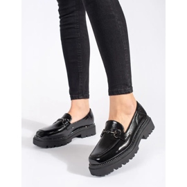 Goodin Mocasines de mujer negros con plataforma decorada con cadena. 1
