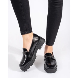 Goodin Mocasines de mujer negros con plataforma decorada con cadena. 3
