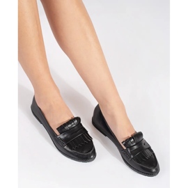 Mocasines de mujer negros decorados con flecos 1 Mocasines de mujer negros decorados con flecos 1