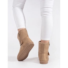 Botas de nieve de mujer beige claro con hebilla decorativa y cremallera. 4