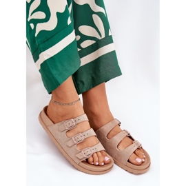 Zapatillas para mujeres con rayas y hebillas beige 7