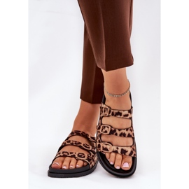 Chanclas para mujeres con rayas y hebilla con estampado de leopardo marrón 3