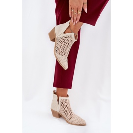 Tacones altos de las mujeres con recortes y trenzas beige brillantes 3