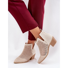 Tacones altos de las mujeres con recortes y trenzas beige brillantes 5