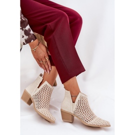 Tacones altos de las mujeres con recortes y trenzas beige brillantes 6