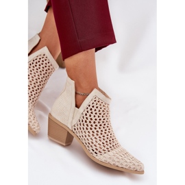 Tacones altos de las mujeres con recortes y trenzas beige brillantes 7