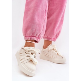 Zapatillas de zapatillas de cuero en la plataforma beige 2