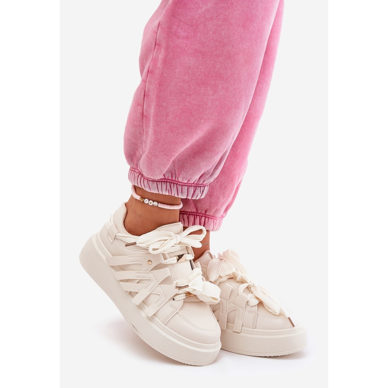 Zapatillas de zapatillas de cuero en la plataforma beige 1