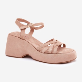 Sandalias en la plataforma y cuñas con beige ecológico 4
