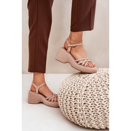 Sandalias en la plataforma y cuñas con beige ecológico 6