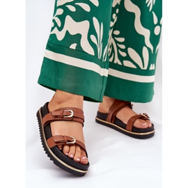 Chanclas suaves para mujeres en la plataforma con rayas y abrazaderas camel marrón 2