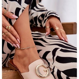 Zapatillas para mujeres de cuero ecológica con detalle decorativo BEIGE 6