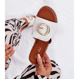 Zapatillas para mujeres de cuero eco con un detalle blanco decorativo 7