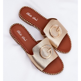 Zapatillas para mujeres de cuero ecológica con un detalle de oro decorativo dorado 7