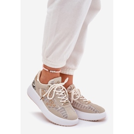 Zapatos deportivos femeninos con tachuelas de malla y beige 1