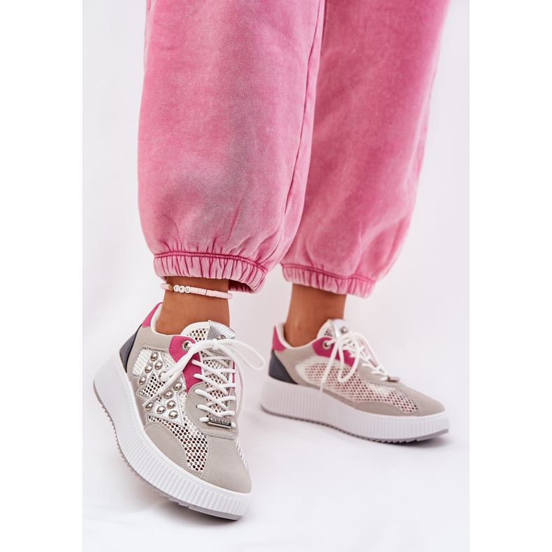 Zapatos deportivos femeninos con tachuelas de malla y gris 2