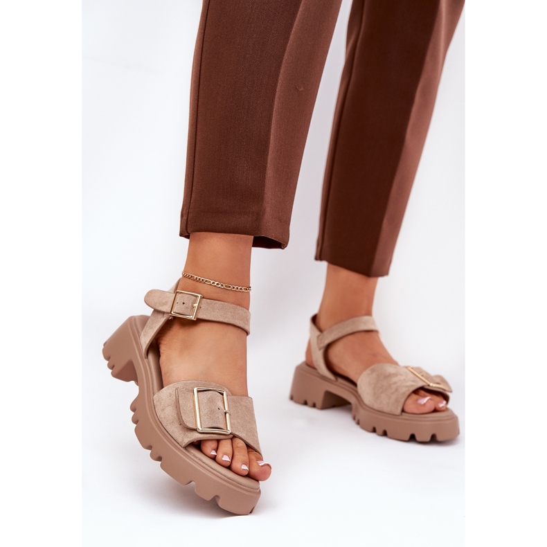 Sandalias para mujeres de ante Eco con una hebilla beige 2