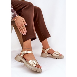 Sandalias para mujeres de cuero ecológica con hebilla dorada dorado 6