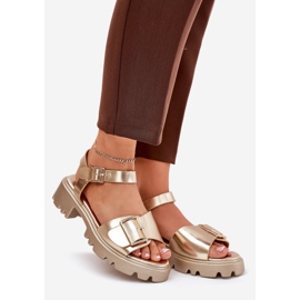 Sandalias para mujeres de cuero ecológica con hebilla dorada dorado 1