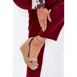 Sandalias para mujeres para cuña con trenza de color caqui beige 3
