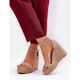 Sandalias para mujeres para cuña con trenza de color caqui beige 5