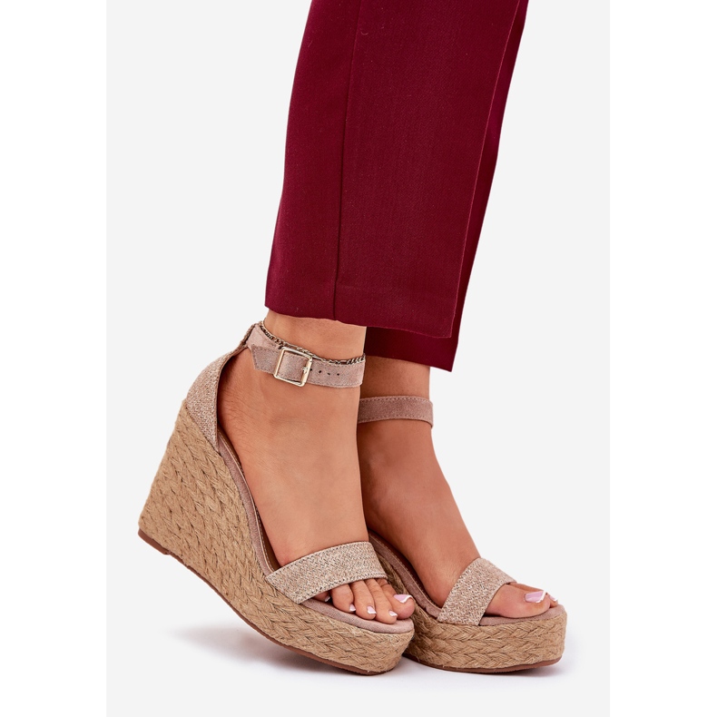 Sandalias para mujeres para cuña con trenza de color caqui beige 1