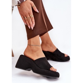 Zapatillas para mujeres de gamuza ecológica en la plataforma y cuñas negras negro 6