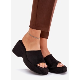 Zapatillas para mujeres de gamuza ecológica en la plataforma y cuñas negras negro 1