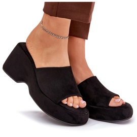 Zapatillas para mujeres de gamuza ecológica en la plataforma y cuñas negras negro 8