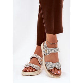 Sandalias de material para mujeres en la plataforma beige 3