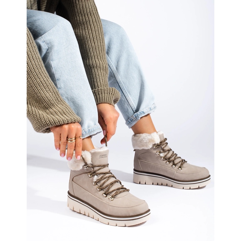 Tramperas de mujeres en la plataforma beige 1