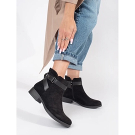 Botines de mujer de ante negro con tira decorativa 2