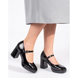 Seastar Zapatos de mujer de charol negro con tacón y hebilla. 1