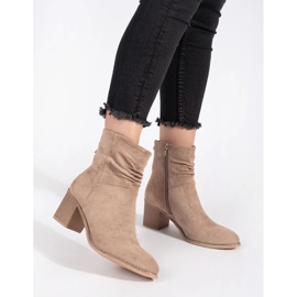 Botines de mujer de ante beige con volante en la parte superior 1
