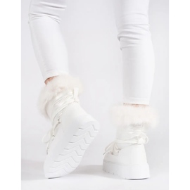 Botas de nieve blancas de mujer con pelo y suela gruesa. blanco 3