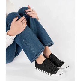 Zapatillas de mujer negras con suela gruesa. negro 2