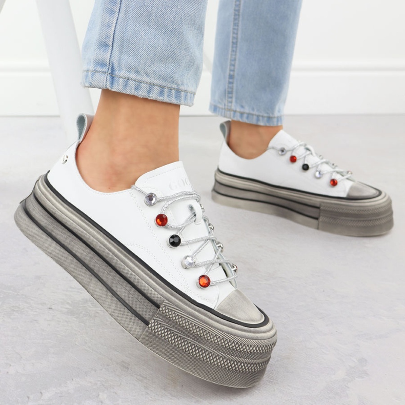 Zapatillas de deporte de cuero en la plataforma White Goe NN2N4054 blanco 2