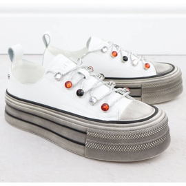 Zapatillas de deporte de cuero en la plataforma White Goe NN2N4054 blanco 6