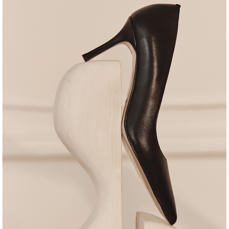 Marco Shoes Elegantes stilettos elaborados en suave piel negro 2