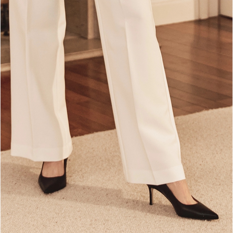 Marco Shoes Elegantes stilettos elaborados en suave piel negro 1