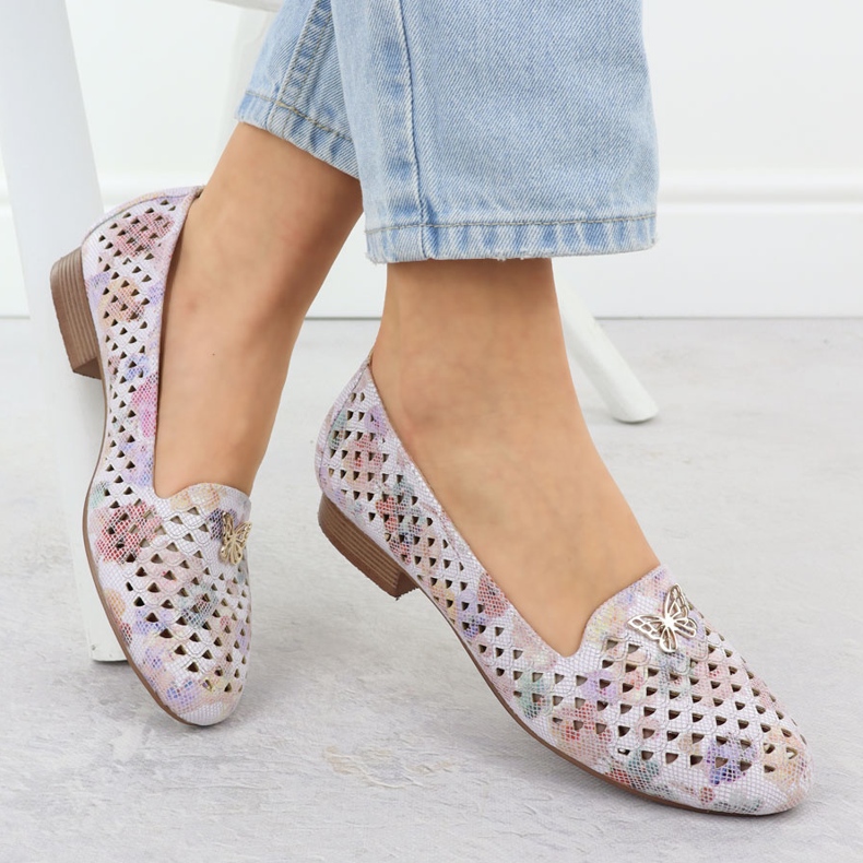 Zapatos para mujeres de tacón bajo con flores M. Daszyński SA222-3 multicolor 1