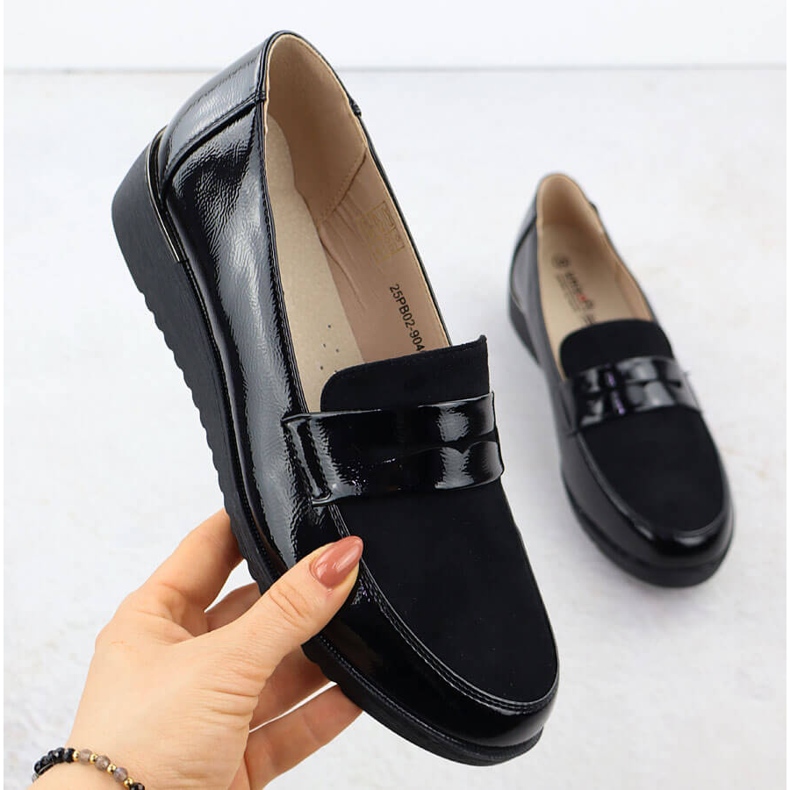 Los zapatos de mujer barnizados en una plataforma Black Unisoft 9040 negro 1