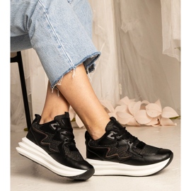 Zapatillas negras con un elemento holográfico negro 1 Zapatillas negras con un elemento holográfico negro 1