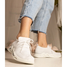 Zapatillas blancas para mujeres con una parte superior de SOCKING blanco 3