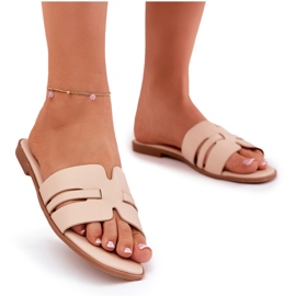 Chanclas para mujeres de cazón plano con recortes de cuero ecológico beige 7