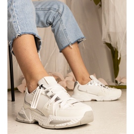 Zapatillas de mujer blancas con suela maciza. blanco 1
