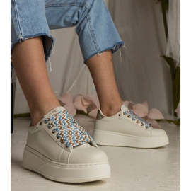 Zapatillas beige para mujeres con cordones masivos 2